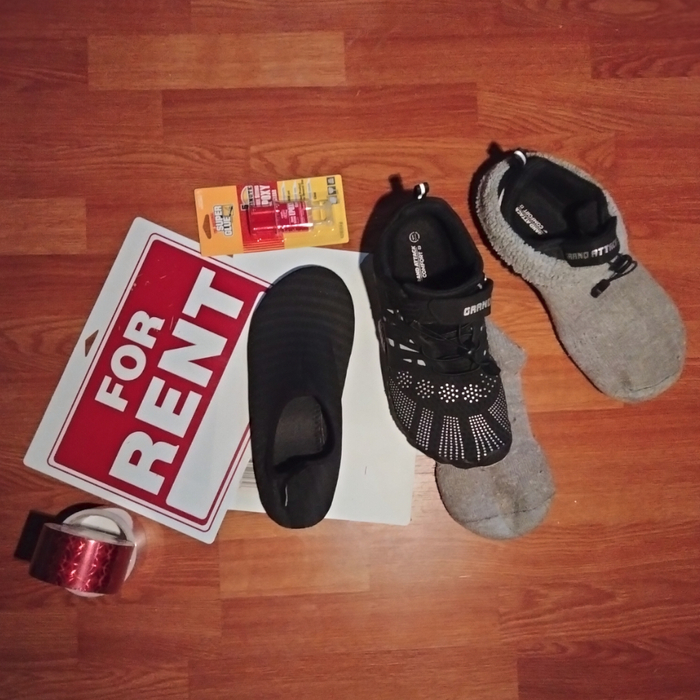 Shoe Shine; Or, Fixing The Feline Workout / Shuffle Dancing At The Gym And Achy Feet